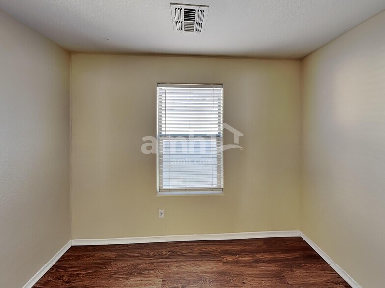 Building Photo - 17254 N 184th Dr