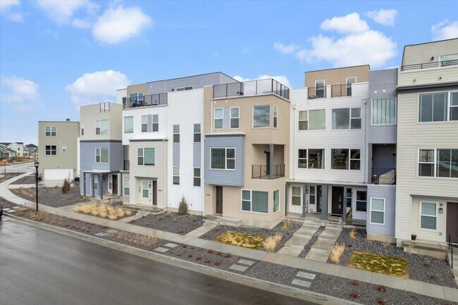 Building Photo - 10637 Stavanger Dr