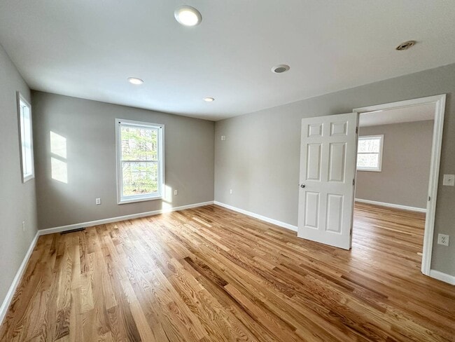 Building Photo - 76 Trottingham Ct