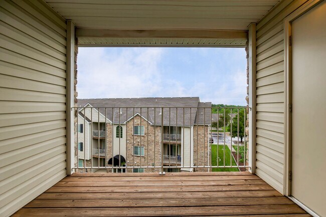 One Bedroom - 1 Bed / 1 Bath - 886 Sq.Ft. - The Overlook