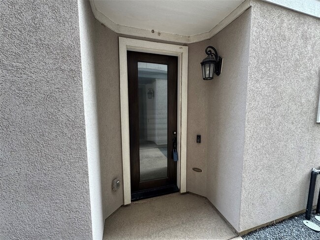 Building Photo - 6755 Highclere Manor Ln