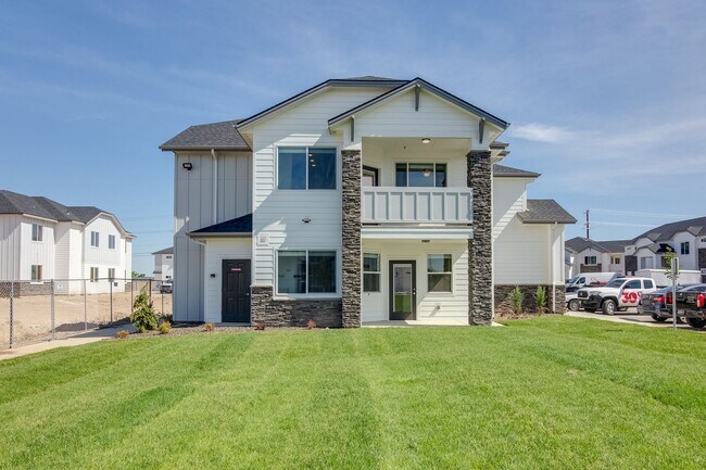 Building Photo - Now Leasing!  Location, Community, Quality Living!