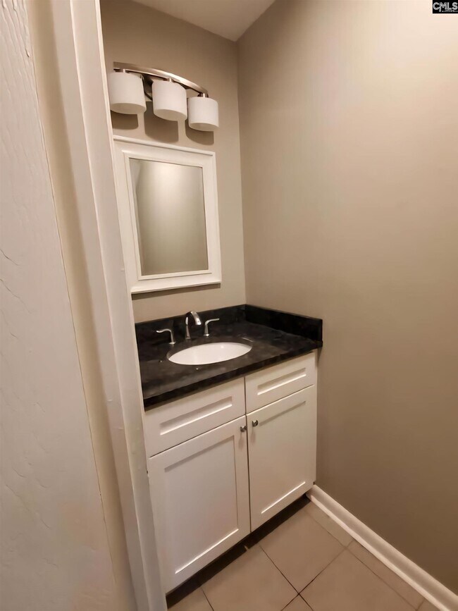 Building Photo - 524 Wessinger St