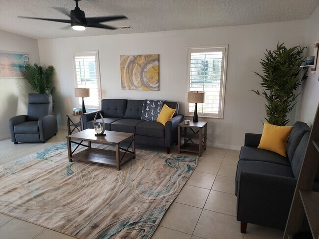 Building Photo - 17500 Primrose Ct