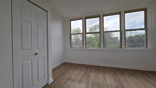 Building Photo - Spacious 3BR/2BA in Woodlawn – 1,700 Sq Ft...