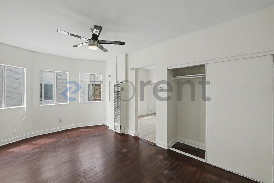 Building Photo - Unit 12