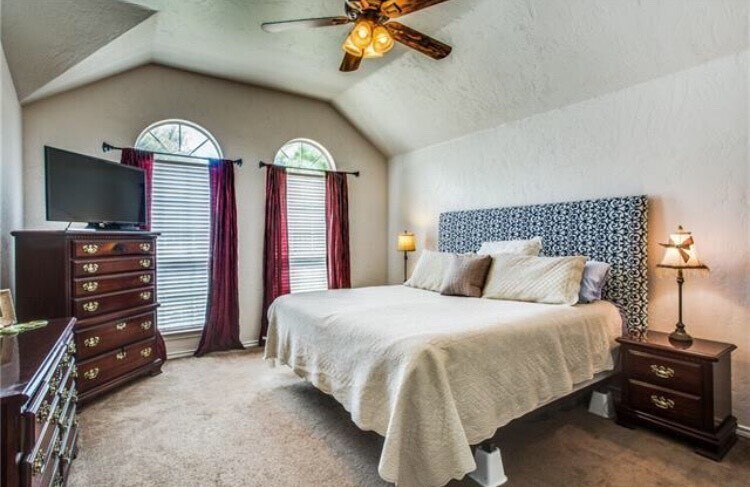 Building Photo - 5524 Glenview Ln