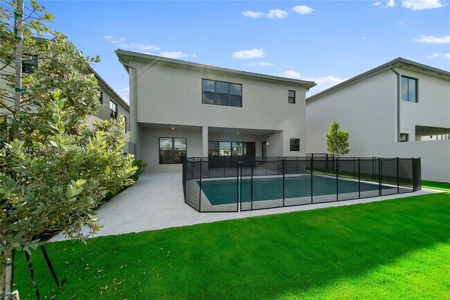 Building Photo - 20422 Southernwood Ave