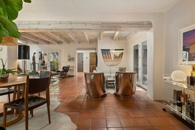 Building Photo - 303 Calle Loma Norte