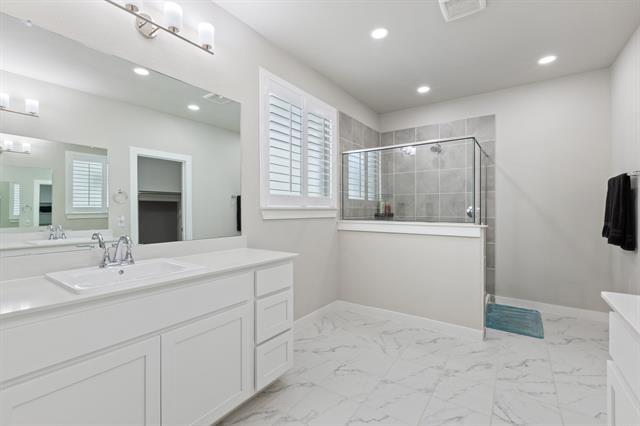 Building Photo - 2012 Edgewater St