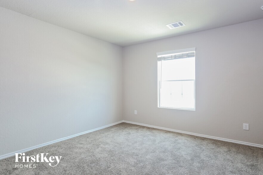 Building Photo - 1915 Morse Way