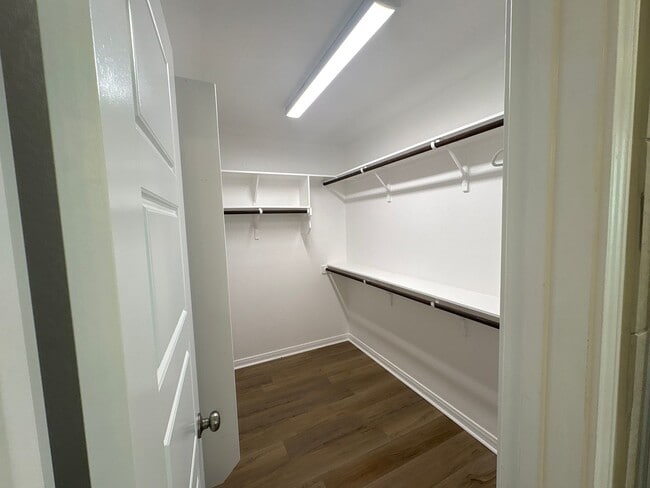 Building Photo - AVAILABLE NOW; APPLY AT OUR WEBSITE TODAY!!