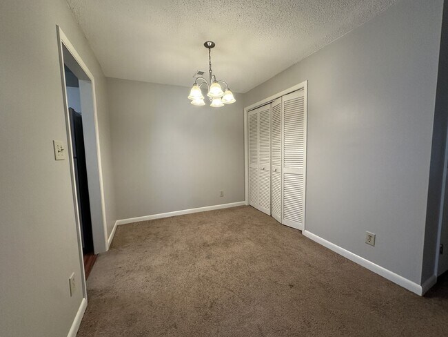 Building Photo - Sweetbriar Condos in North Raleigh - 2 bed...