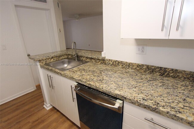 Building Photo - 2881 N Oakland Forest Dr