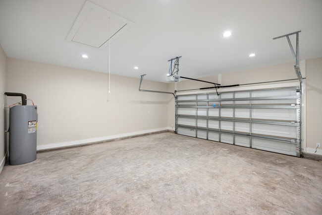 Building Photo - 119 Spruce St