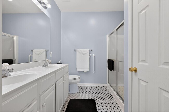 Building Photo - 2605 Chapel Lake Dr