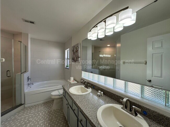 Building Photo - 1009 Lake Davenport Blvd