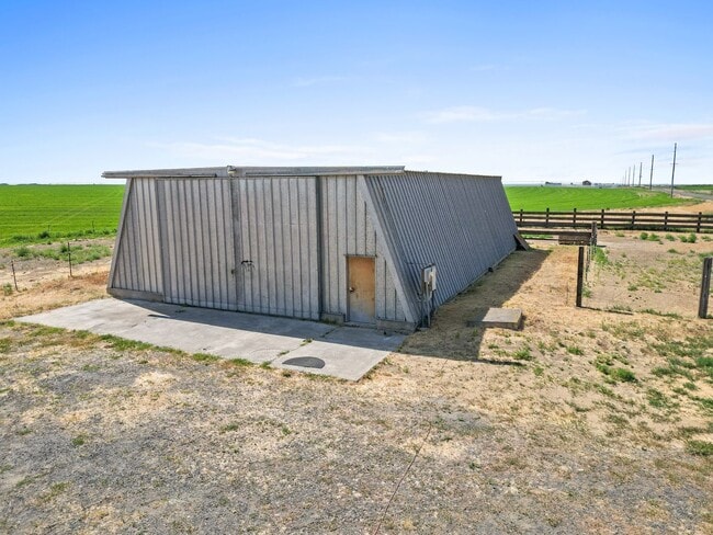 Building Photo - Country Living with a Huge Shop - 3BR on Acreage, Livestock Welcome!