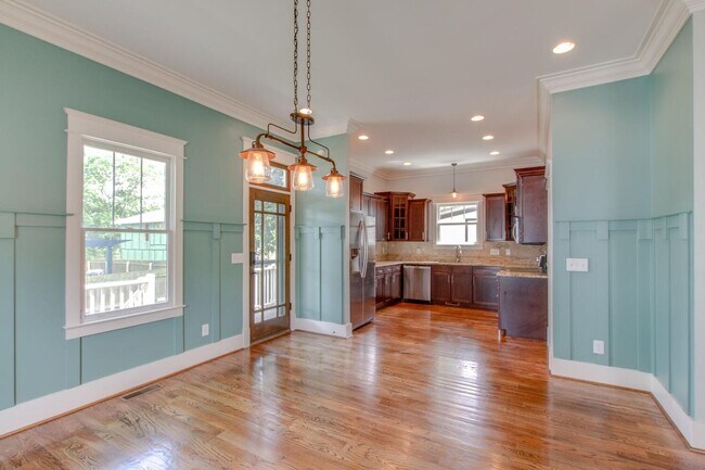 Building Photo - Stunning 4 Bedroom / Amazing Location / Fenced in Backyard / Beautiful Covered Front Porch