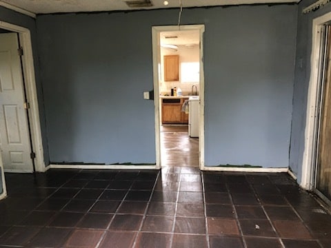 Building Photo - 1807 Maple Dr