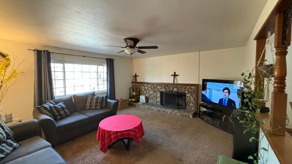 Building Photo - 10975 Endicott Dr