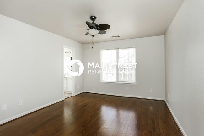 Building Photo - 3 Bedroom Pet-Friendly Home in COVINGTON, GA with Main Street Renewal