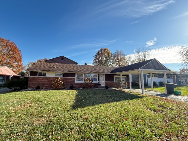 Building Photo - 2723 Hillview Dr