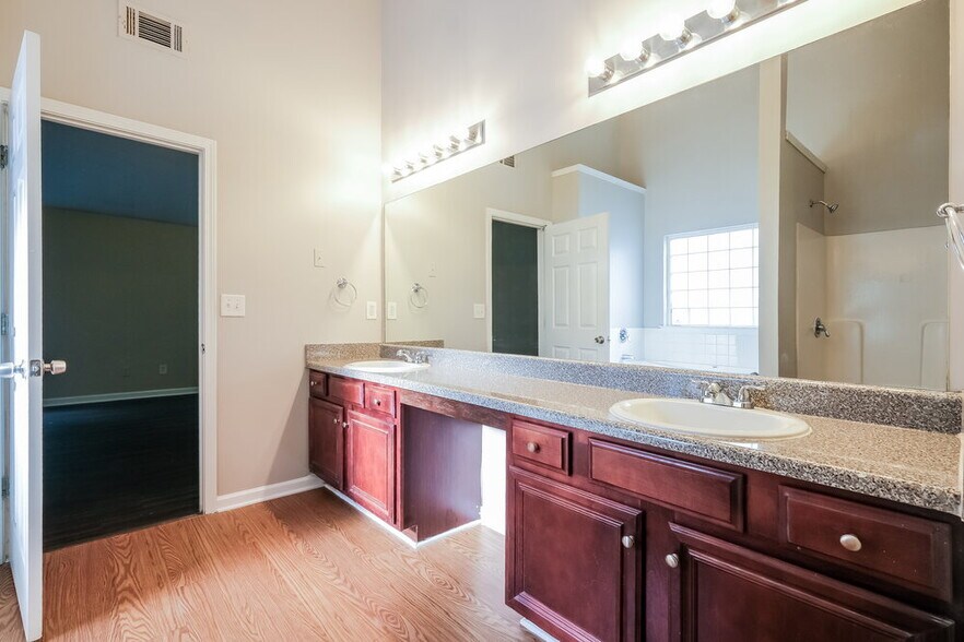 Building Photo - 4246 Arnolds Mill Overpass