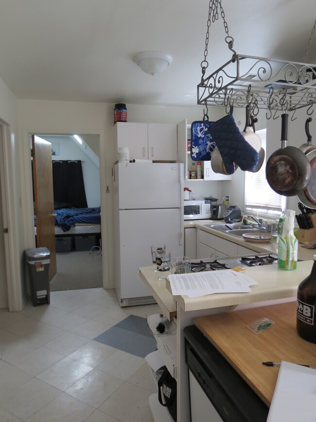 Primary Photo - 1203 E Brady St