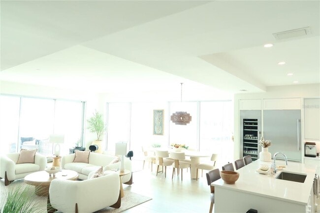 Building Photo - 2910 W Barcelona St