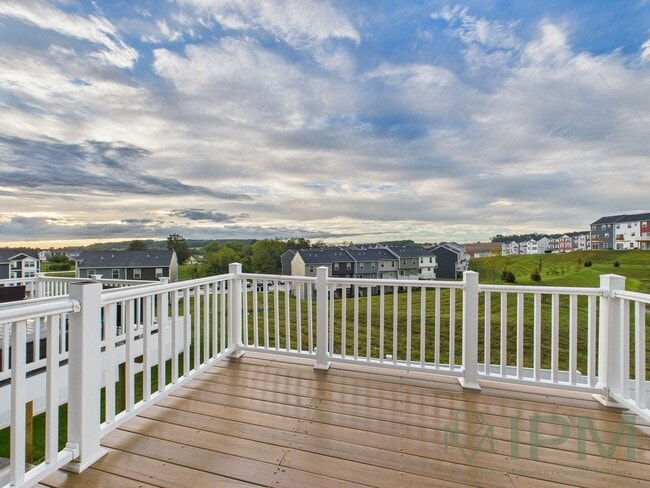 Building Photo - Dallastown Schools! Available Now! Beautif...