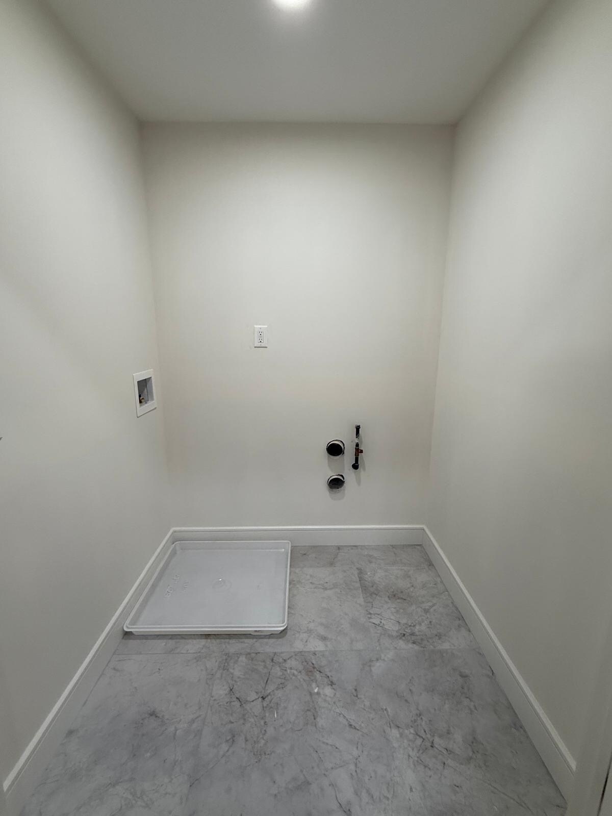 Building Photo - 13 Brook St