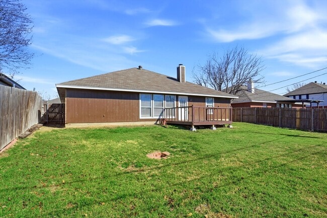 Building Photo - Spacious, Remodeled, 3-2-2 just off Boat Club in Eagle Mountain ISD!