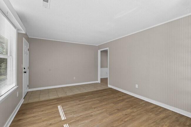 Building Photo - Seller Financing Available!