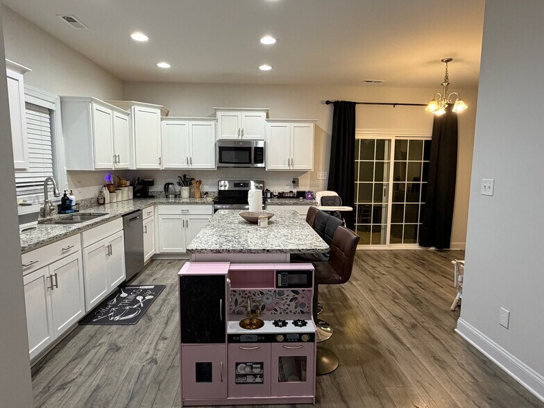 Building Photo - 421 Nantucket Trl