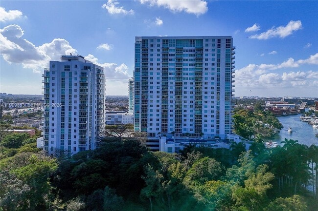 Building Photo - 1861 NW S River Dr