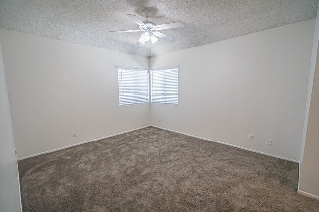 Building Photo - Charming 2-Bedroom Condo with Loft in the American Beauty Community of Canyon Country