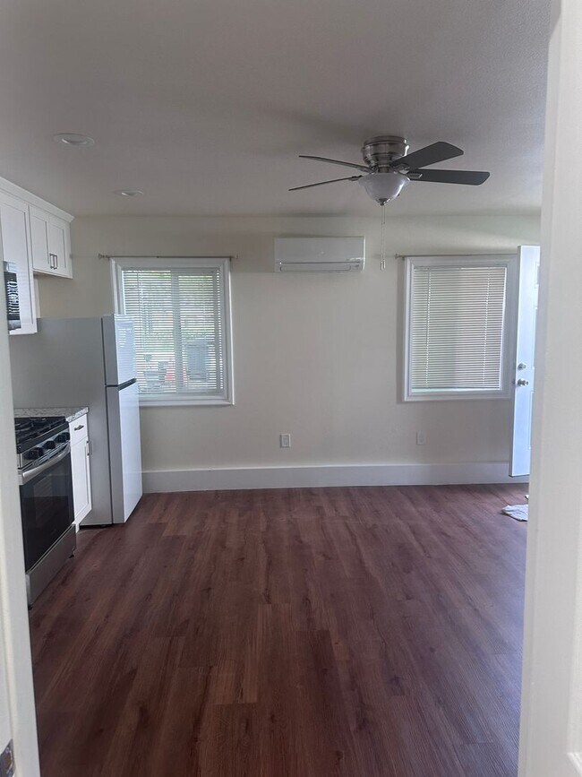 Building Photo - 760 El Nido St
