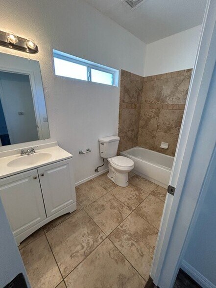 Building Photo - 1627 Havasupai Dr