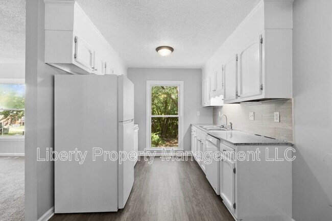 Building Photo - 512 Nottingham Dr
