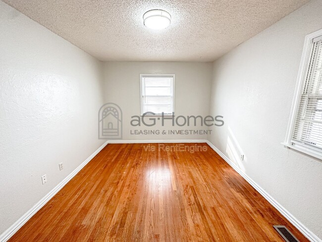 Building Photo - 2017 N Keeton Ave
