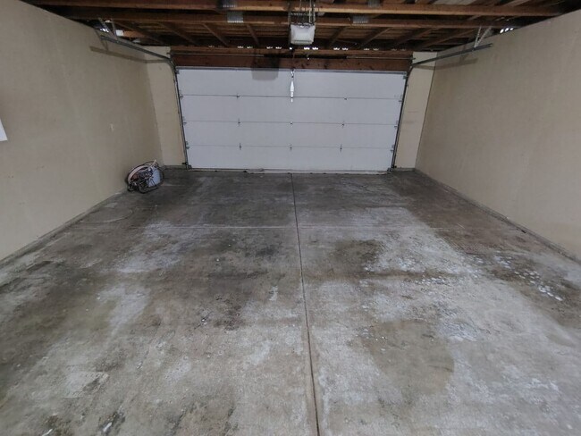 Building Photo - 4920 Apple Farm Ln