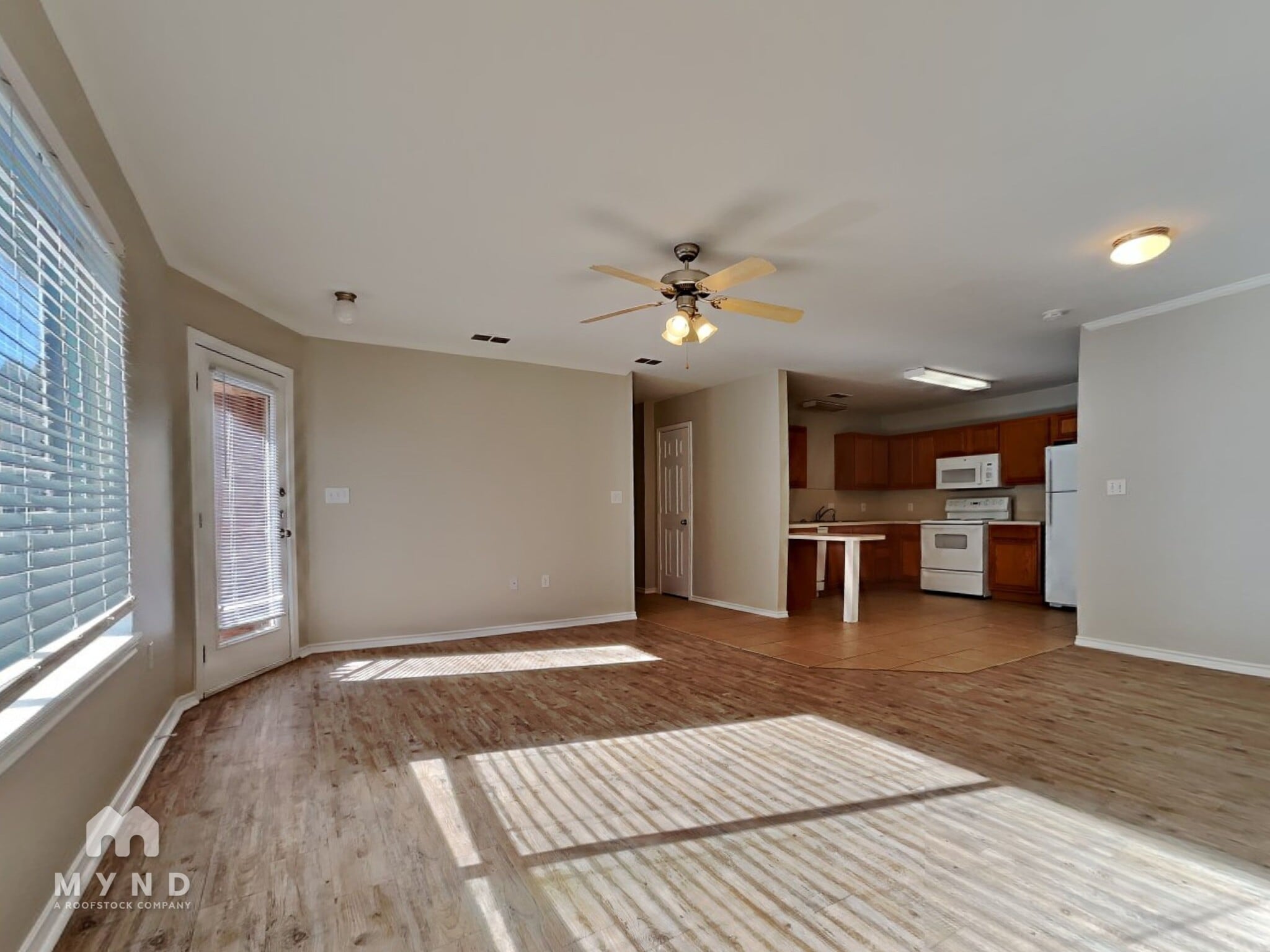 Building Photo - 311 N Chicago Ave