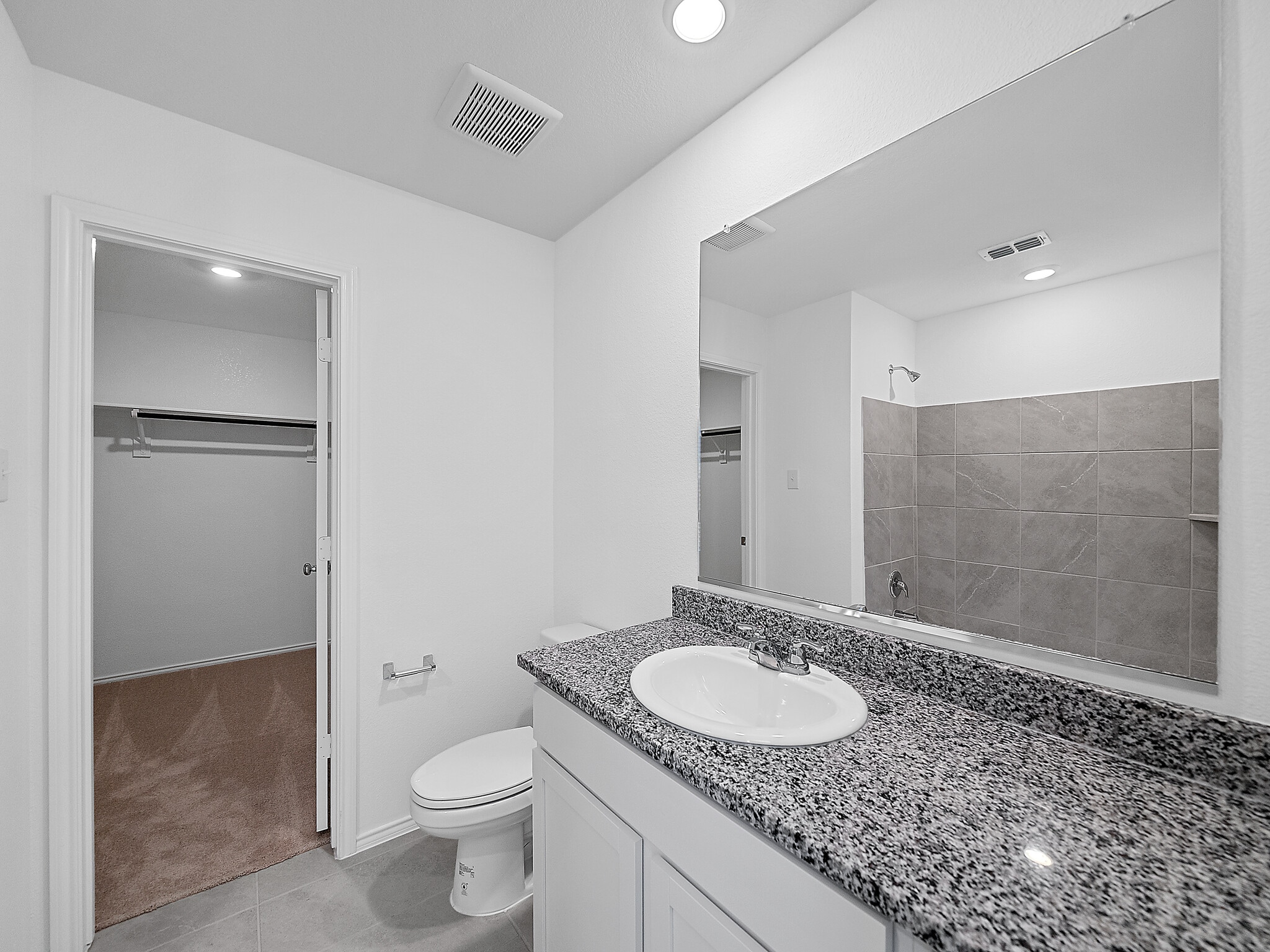 Building Photo - 14004 Birch Farm Dr