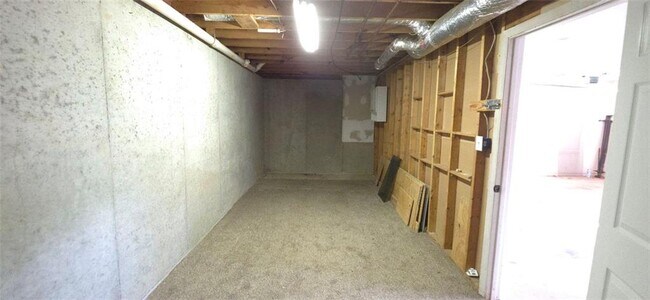 Building Photo - 736 Jamie Way NE