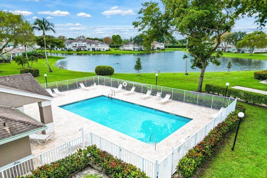 Building Photo - 9939 Boca Gardens Trl