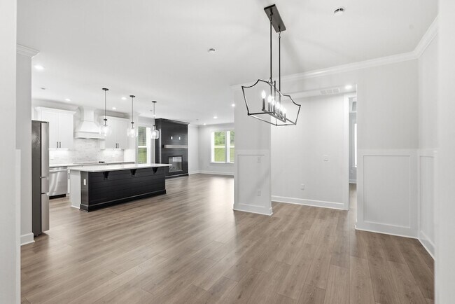 Building Photo - 1061 Sycamore Ests