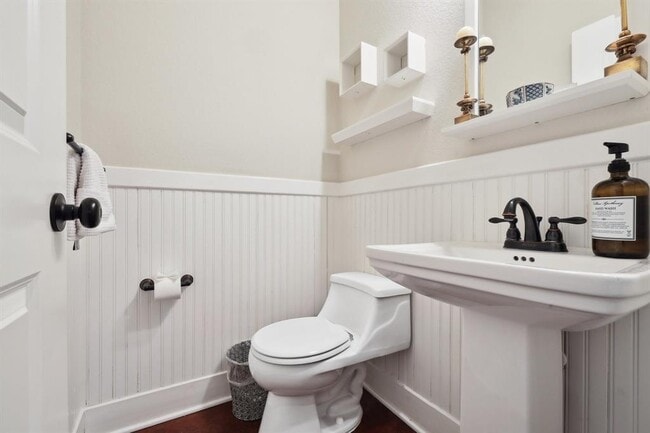 Building Photo - 140 Onini Ct