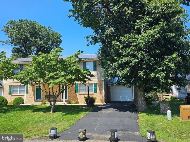 Building Photo - 14788 Sherwood Dr