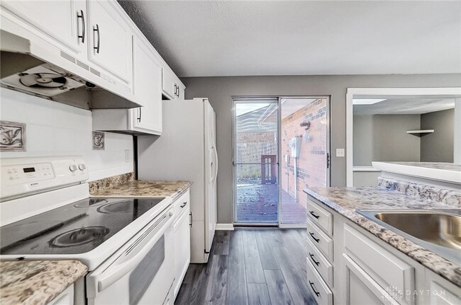 Building Photo - 4825 Flagstone Ct